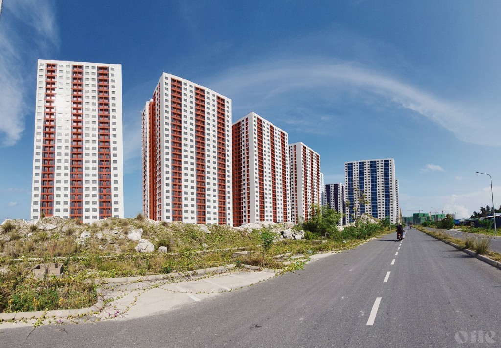 HDC: Hiyaa flats being repainted orange because color has faded
