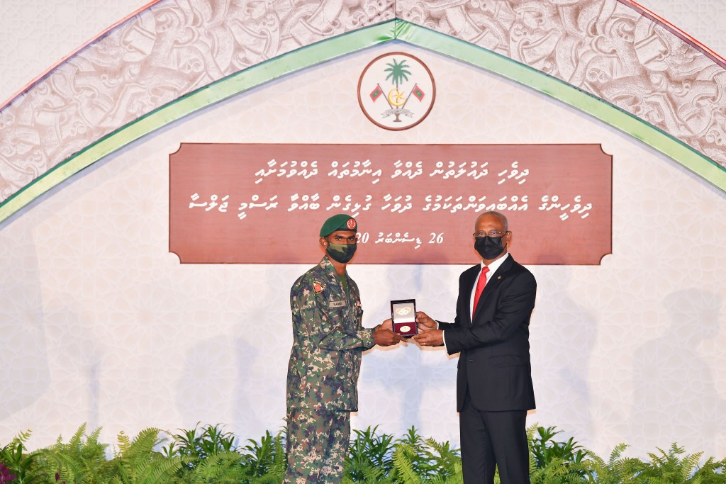 Mathee dharaja hoadhaa faraaiythakah Raees dhevvaa haassa inaamah nan hushahelhumuge furusathu hulhuvaalanee