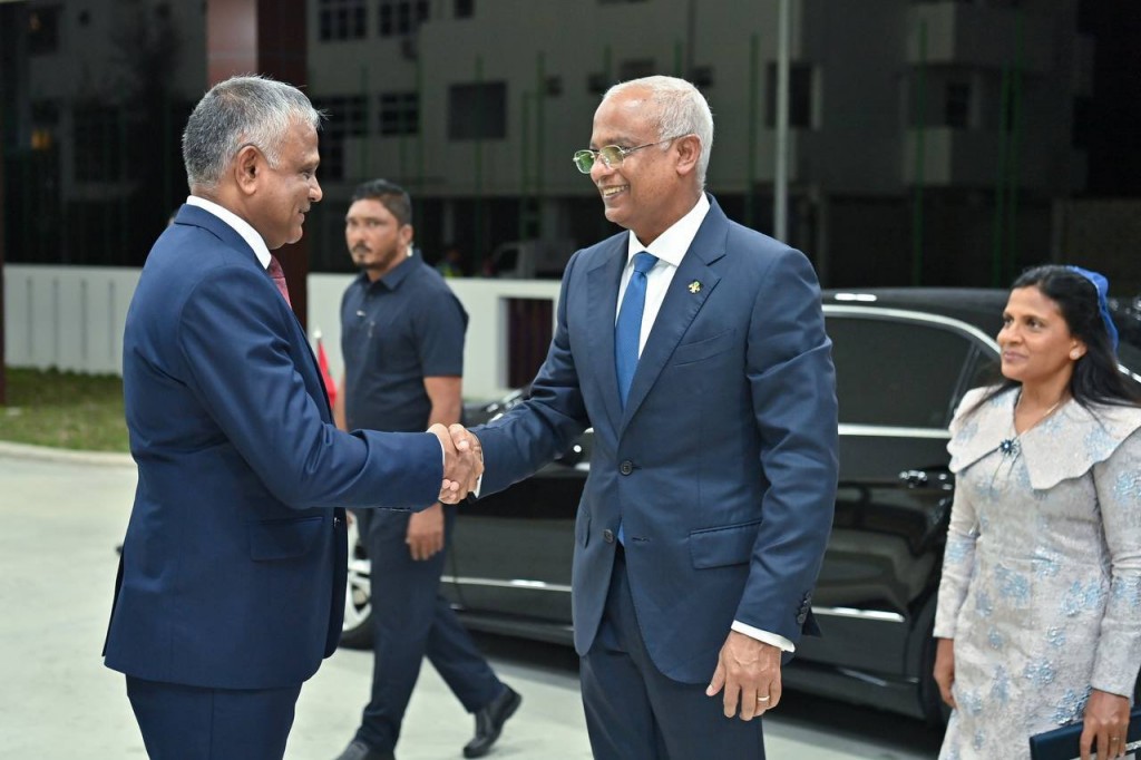 Bond gaanoonu uvaalai student loan maafu kohdheyn MDP ge manifesto gai himanaifi