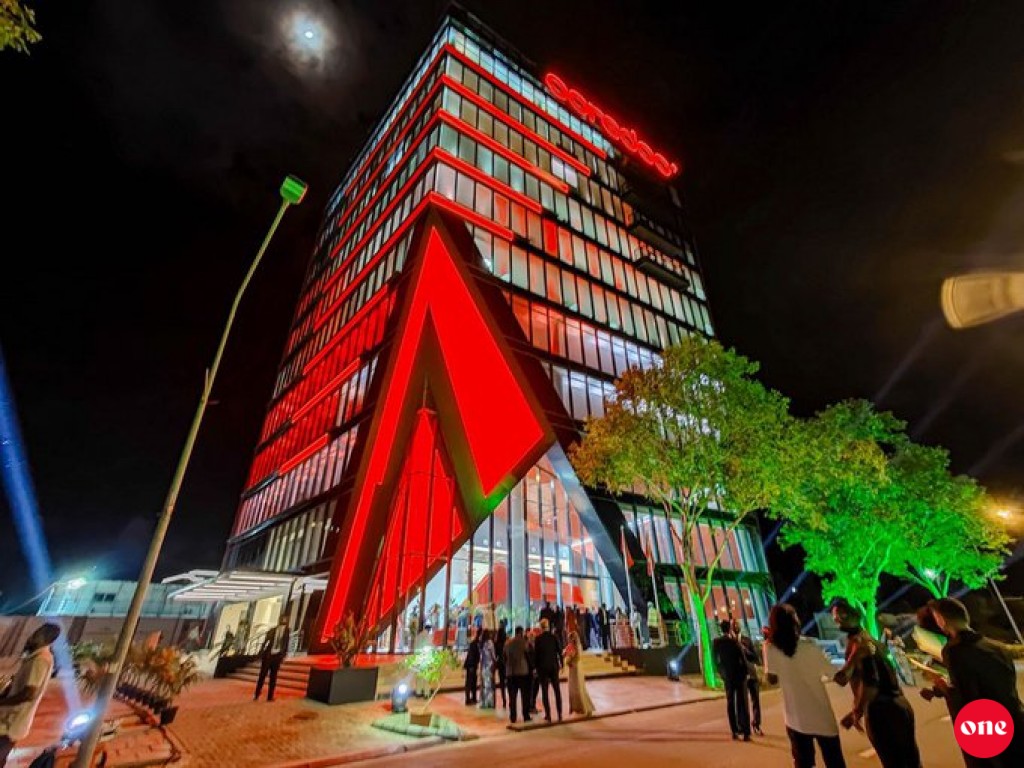 Ooredoo Maldives ge aa head office hulhuvaifi, eejaadhee halluthah dhivehinnah fahikohdhinumuge ramzeh!
