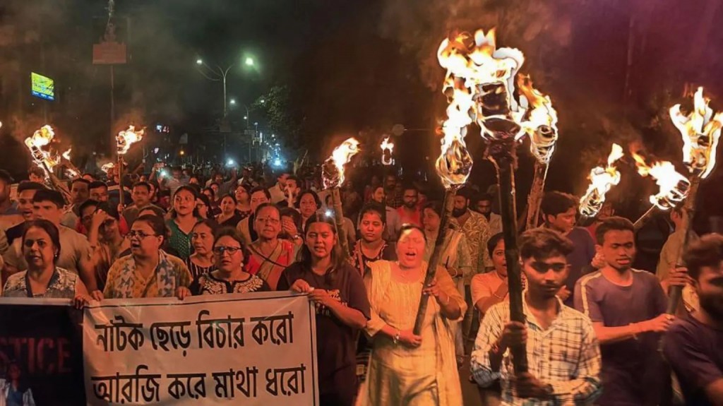 Massive protests in Kolkata following rape and murder of doctor