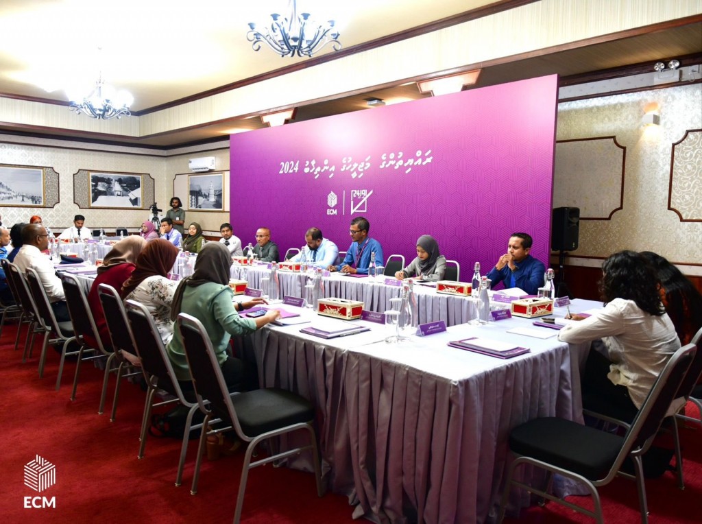 Majilis inthihaabuge vote laa vaguthakee hendhunu 9 inn haveeru 5 ah kamah hadhan lafaadheefi