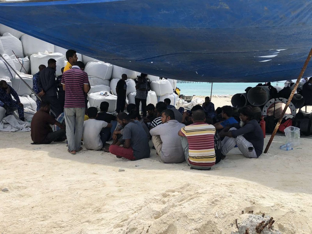 Bodufinolhu gai thibi bidheyseen lahvvai vazeefaa adhaa kuruvaa faraathaa dhekolhah dhauvaa kuran ehee vanee