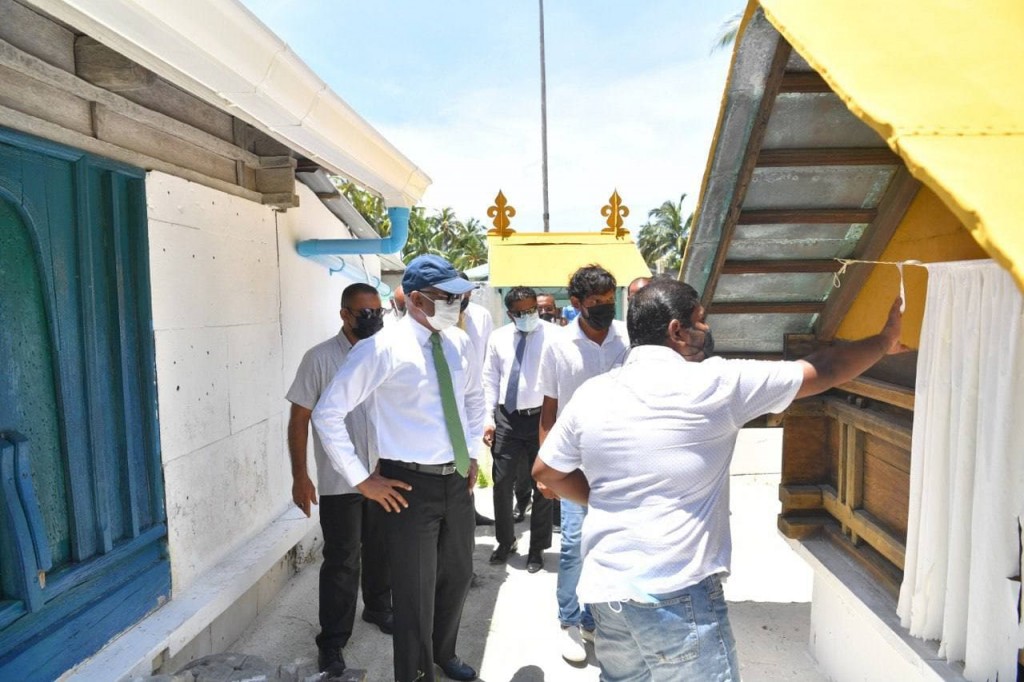 Fathuruverin ziyaaraiykuraa gothah aasaaree thanthan tharahgeekurun muhinmu: Raees