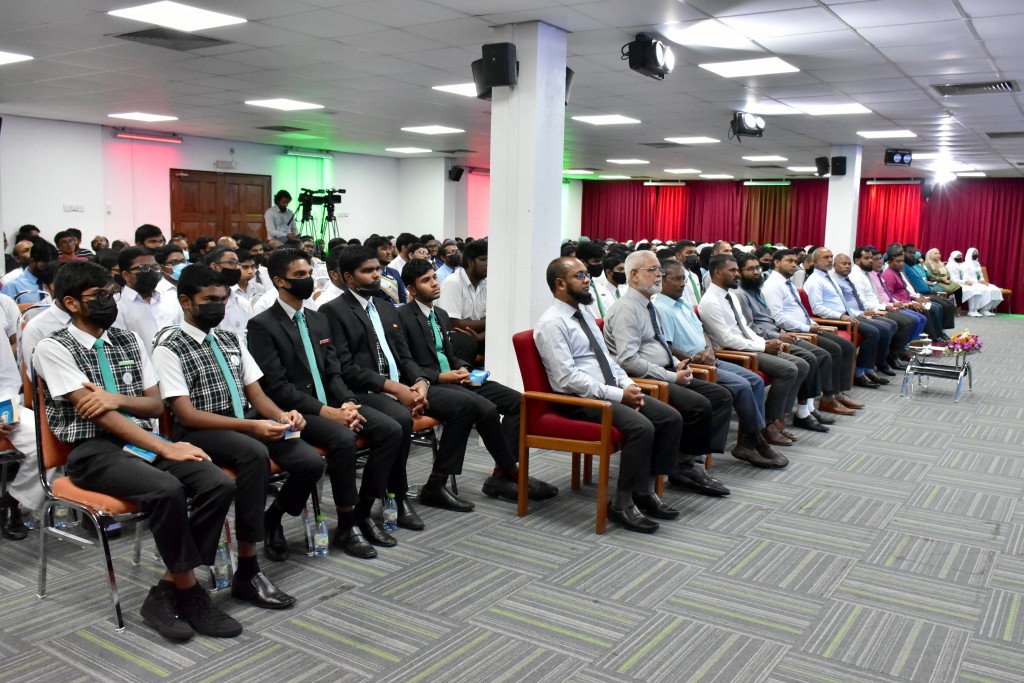 Ihya forum thakugai baiverivaa meehunge medhugai guruathu nagai inaamu dhenee