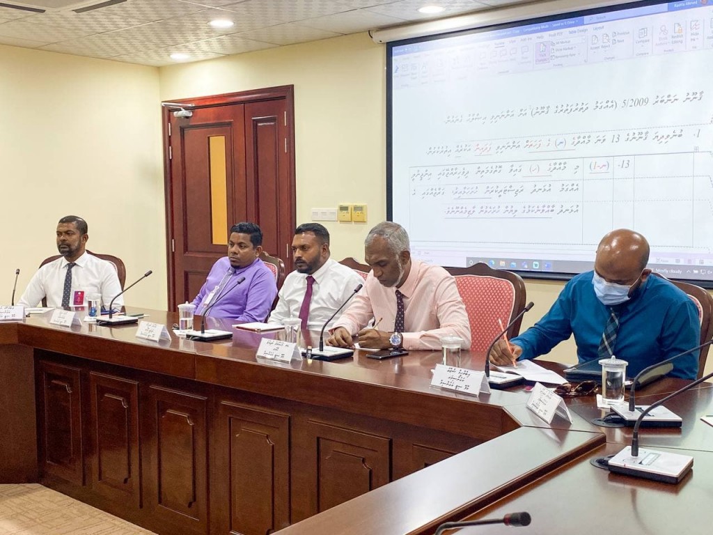 Garage sitee uvaalan Mayor Muizzu dhekolhu