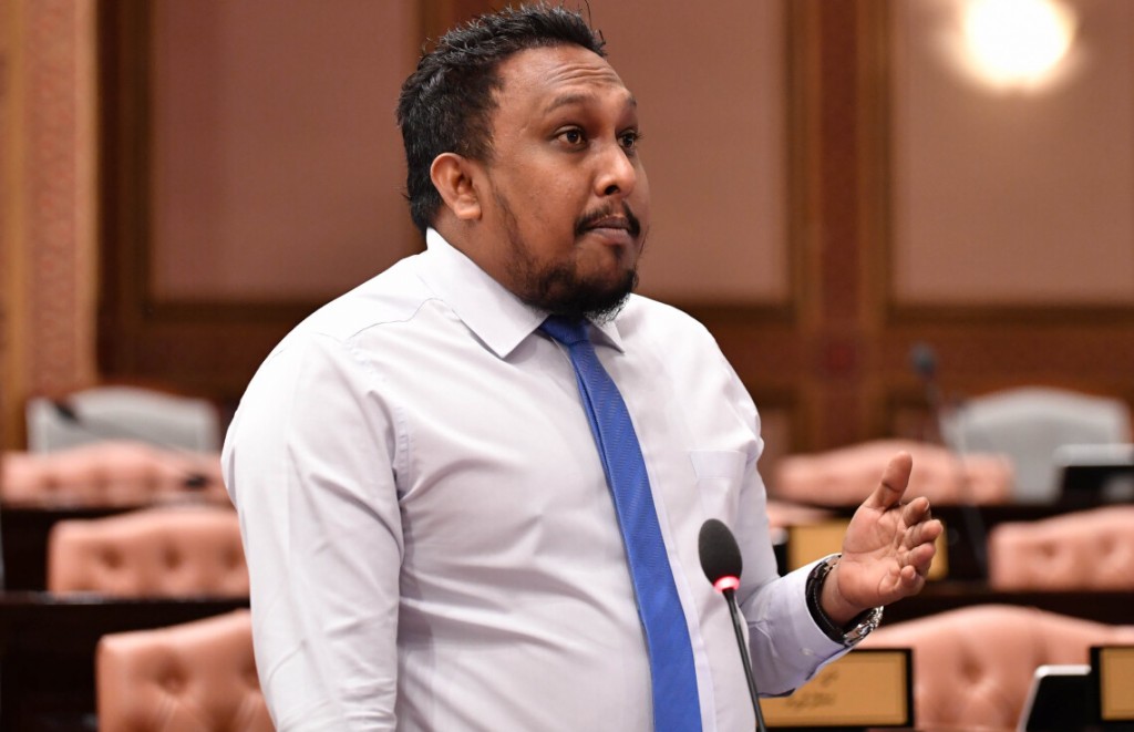 Garage ge badhalugai road tax eh nagan gaanoonah islaahu hushahalhaifi