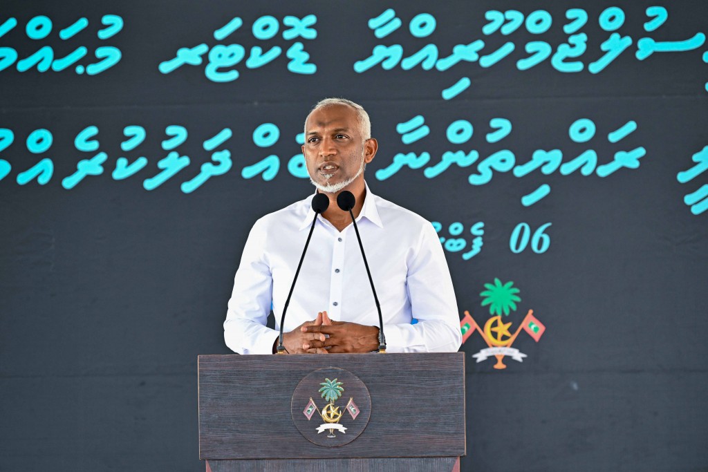 Giraavarufalhun goathi libunu meehunnah Gulhifalhun goathi libumuge furusathu onnaane: Raees