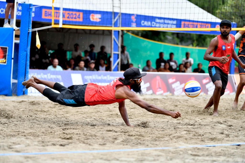 CAVA beach volleyball challenge cup: Rajjeyge firihen 2 pair aai anhen pair eh semi ah