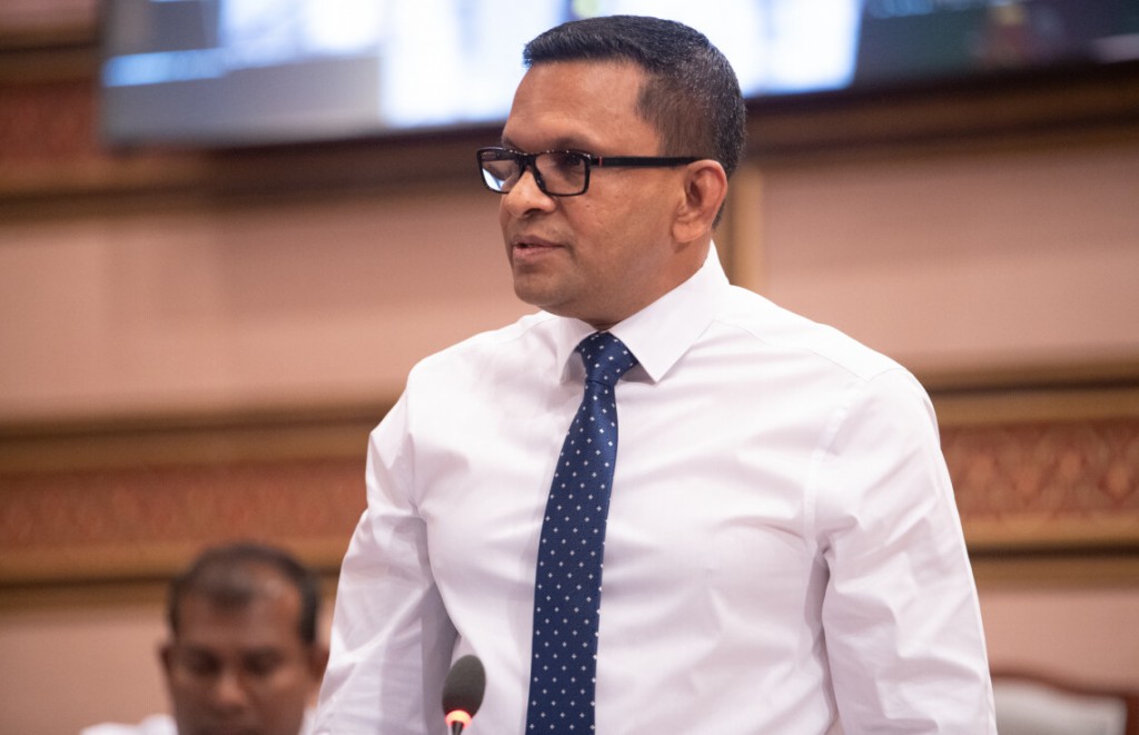 Budget gai thafaathukurun bodu, namaves rayyithunnah faidhaa vaa kanthahthah himeneythee vote dheynan: Nazim