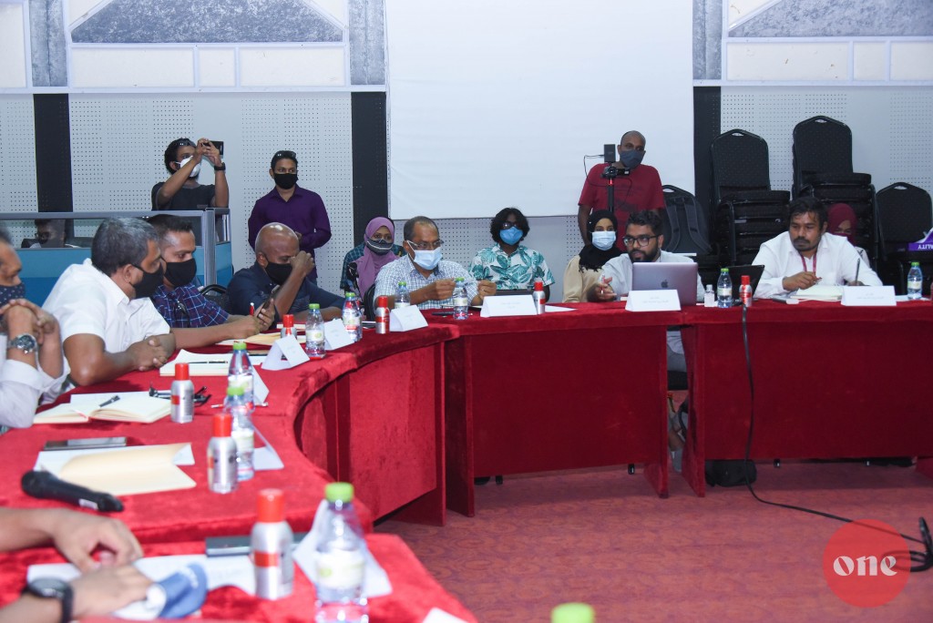 Curfew ge vaguthuthakugai faahaa eku noosverinnah magumatheegai ulhumah huraheh neiy: MMC