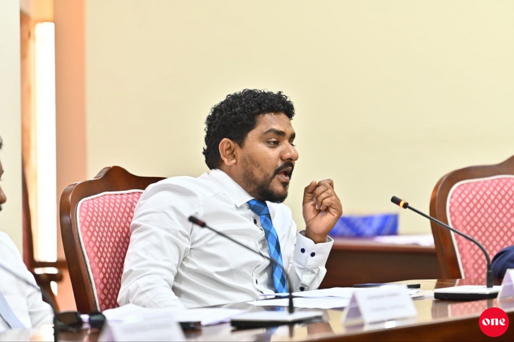Beyru faisaain  service charge dheynjeheygoth hadhan islaaheh