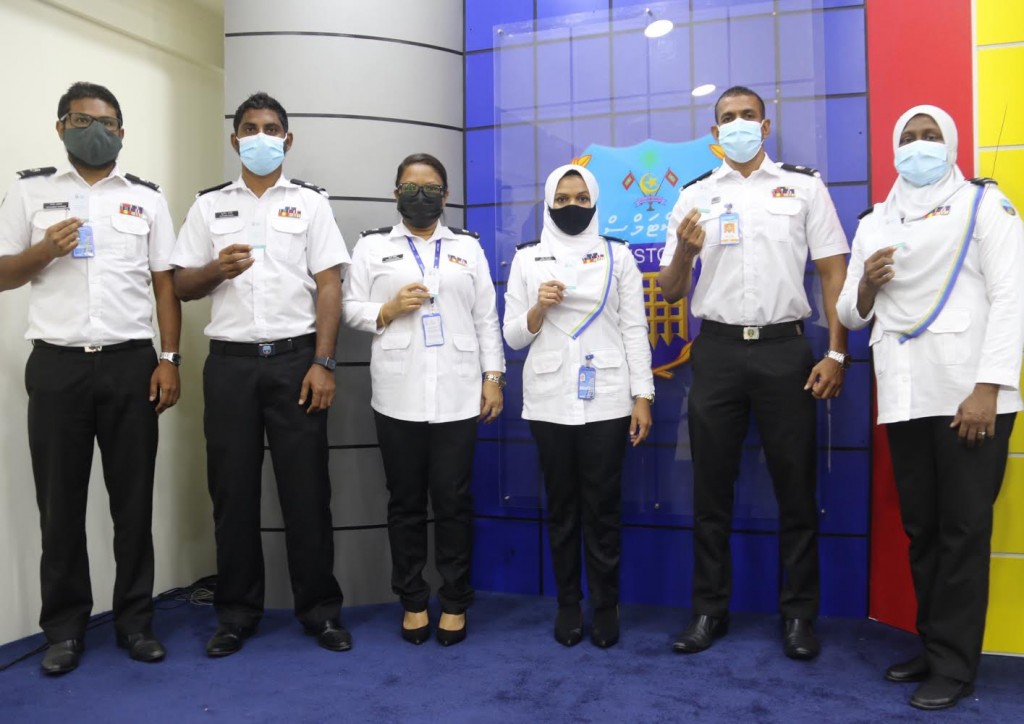 Customs ge 74 insahtha muvazzafun Covid vaccine jahaifi