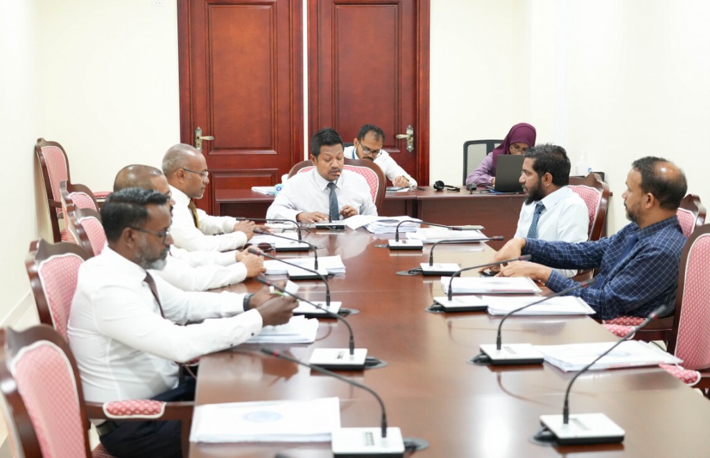 Jinaaee bodethi kuhthakugai hukum anna meehunge vakeelukamuge huhdha umurah baathilu kuranee