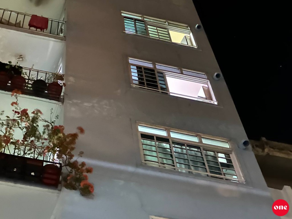 Matheen ivunee baaru halheykehgge adu, Khadheejaa vehttuneetha? noonee amihlla'ah funmaalee tha?
