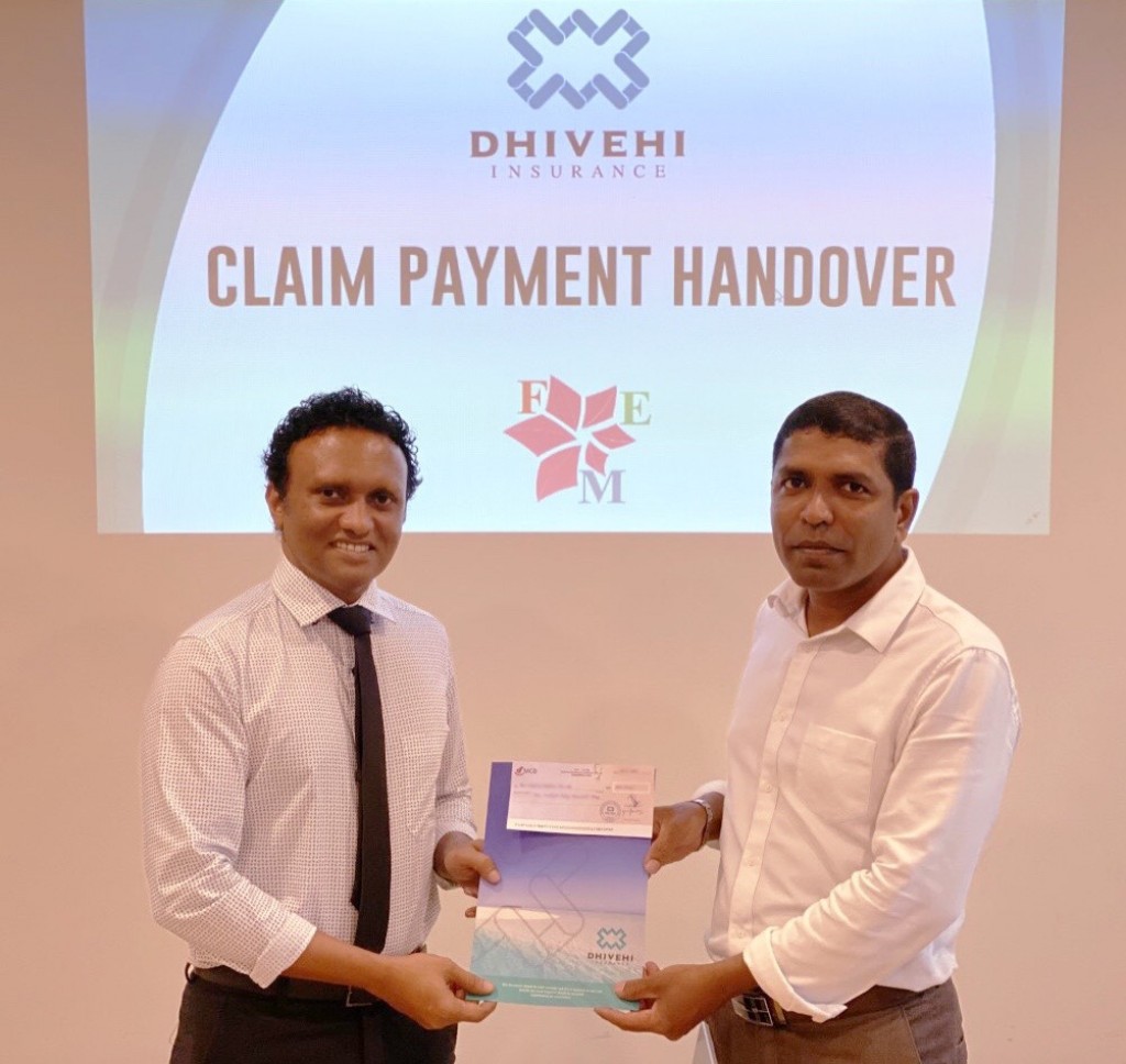 Dhivehi Insurance hands over claim payment to Fuel Express Maldives