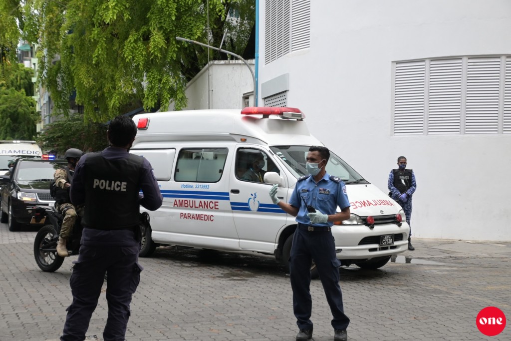 Raees Nasheed ADK inn dhookohllaifi, emanikufaanu Germany ah gendhaa jet airport gai!