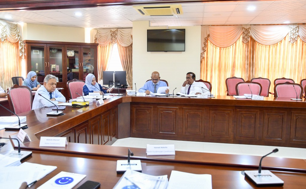 Ventilator hiyaanaathugai himeney meehunnah makaraai heelath hedhuuge dhauvaa kohdheyn hushahalhan committee in faaskoffi
