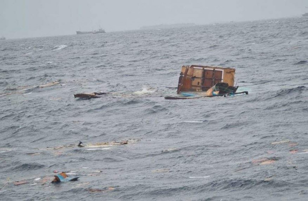 Adiah dhiya safari ge baithah oyaa dhaathee samaaluvaan edhijje