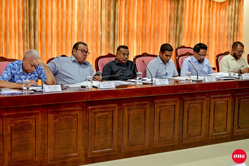 5.8 billion rufiyaage supplementary budget ah committee in ruhun dheefi