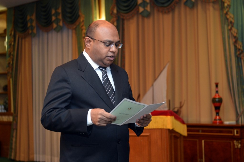 Kureege Uhthama fandiyaaruge shareeai:  Hushahalhaafai vanee Sharuee nizaamu balaiganefaivaa usooluthakaa hilaaf ninmumeh: Dhaulai