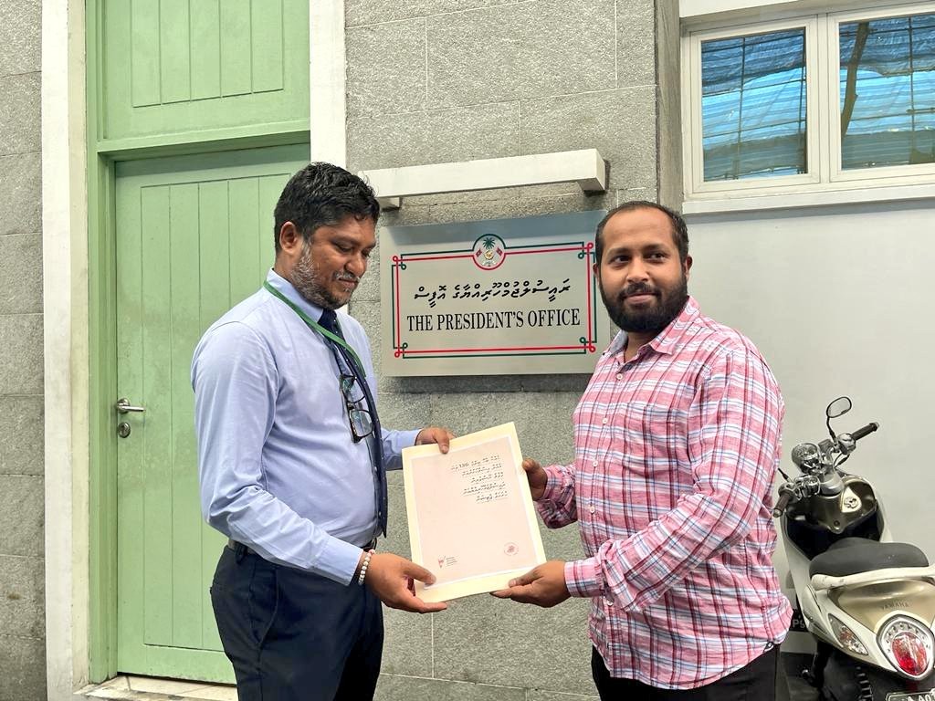 158 noosveringe soyaaeku 'masdharu himaayaikuraanan' petition Raees aai AG ah