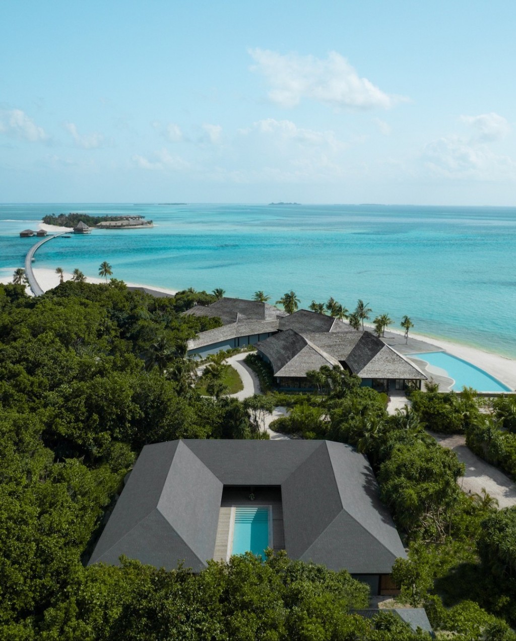 Crown and Champa ge ''jawakara'' resort hulhuvaifi
