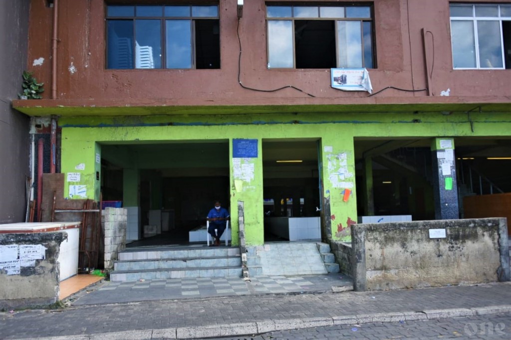 Mas market dhookurumugai olhunthaneh, ehbasvun uvaalumaamedhu gotheh ninmanee