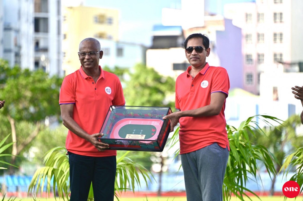 Dhuvaa track kurin oiy haalathugai kulhivaru vaseelaiythah huregen kulhuntherinneh nu'ufehdheyne: Raees