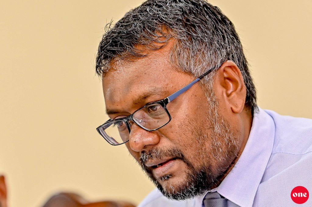 Raees Nasheed kithanme beynunfulhu viyas Barulamaaneeah Fayyaz ge othee NO!