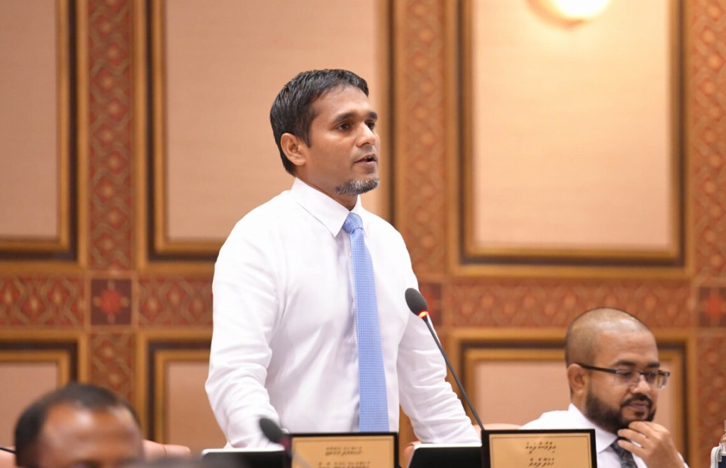 Anhenun aai nukulhedhuntherin ah gondi haassakoh 76 memberun ah madhukuran hushahelhi islaahu beyru kollaifi