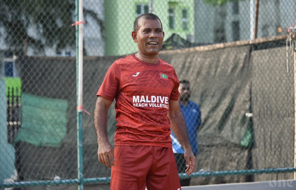 Kulhivaruge gaanoonah islaahu genaumuge bill ge beynumakee kulhivaru association thah democratize kurun: Nasheed