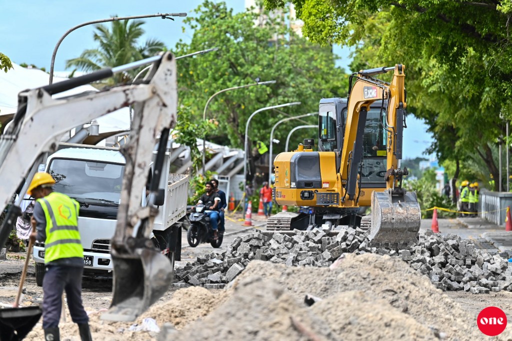 One photo: Ameenee maguge nunimi oiy bai hedhumuge masahkaiy feshun