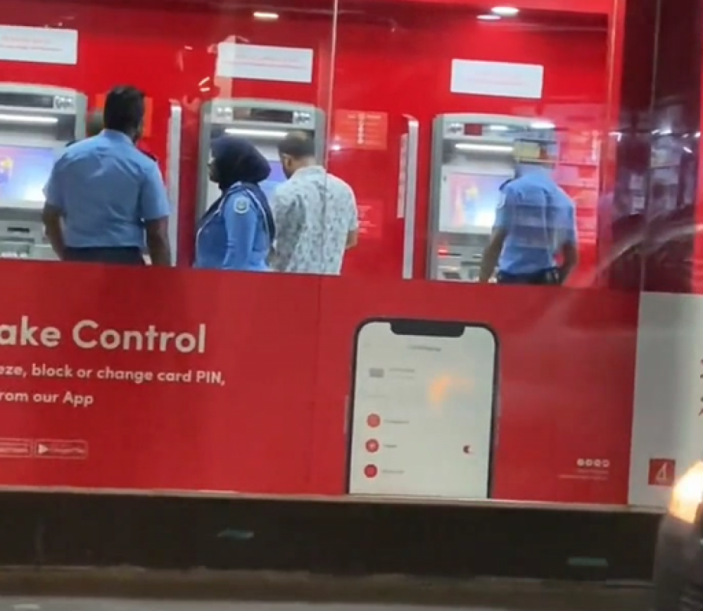 ATM ah gellun dhinee gasthaku nun, ehves faisaa eh nugehley: BML