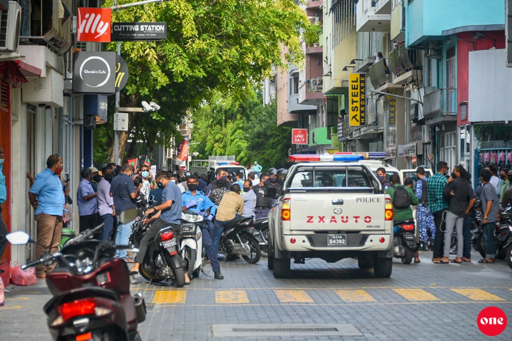 Male' ge saloon ehge therein dhivehsakaai dhe bidheyseen hayyaru kohffi