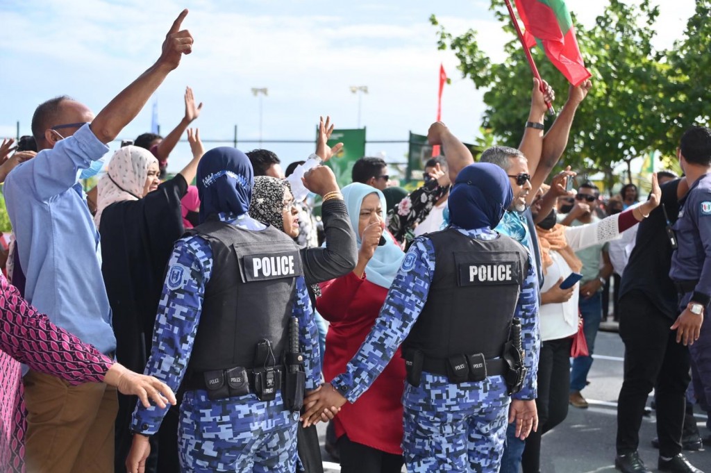 SOF ge vereenge macchah dhauvaa nukuran dhaulathun nimmaafai vaathee hairaanvey: Fandiyaaru Mahaaz