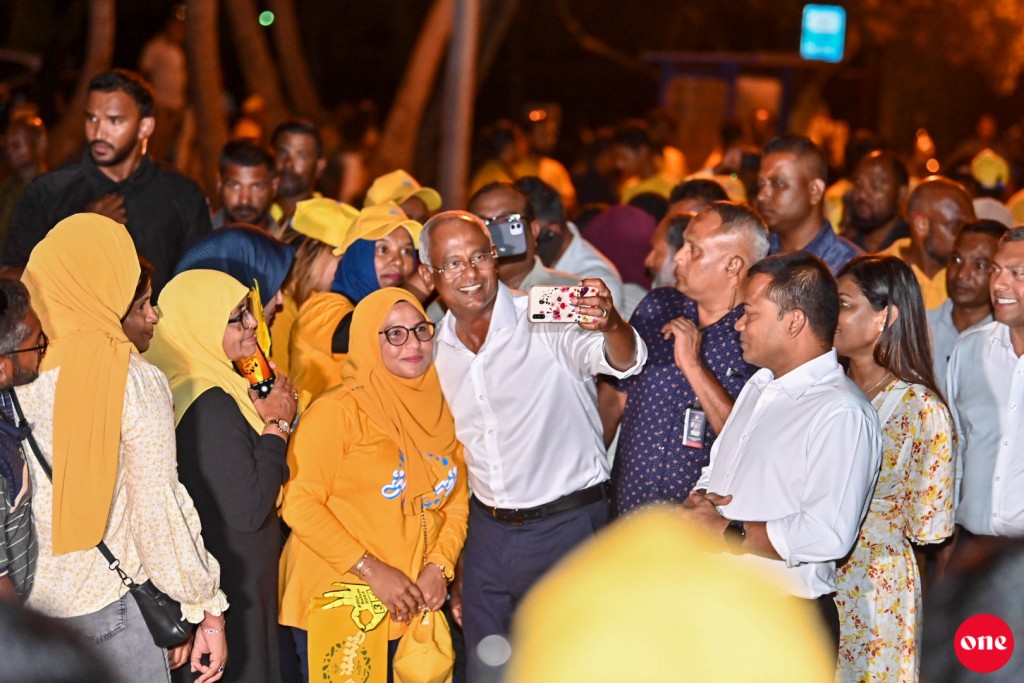 Raees Solih rahrashah dhiya adhadhaa gaathah ves Muizzu ah rahrashah nudhevey: Ibu Campaign Team