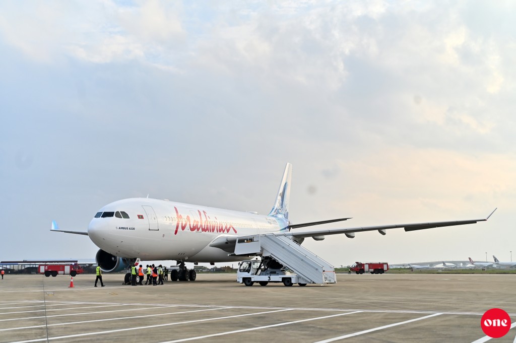Raajje ge hurihaa airport akah reygandu flight jesseyne inthizaam hamajassaifi