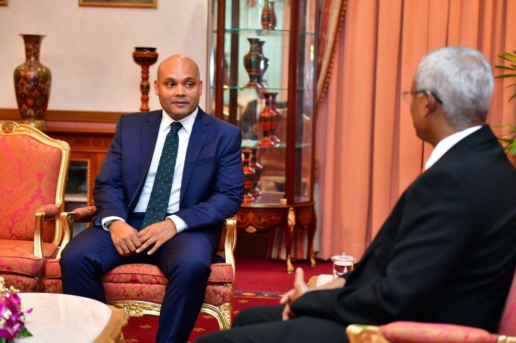 Raees ofeehuge Foreign Relations secretary ge magaamah Hoodh ayyan kuravvaifi