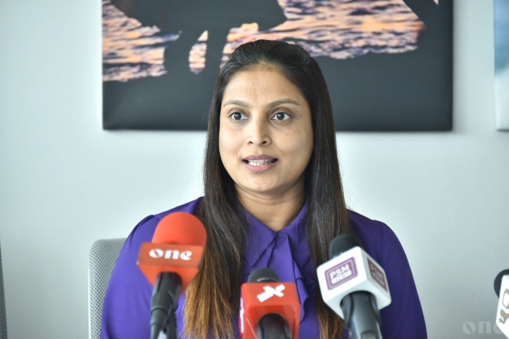 Aa bid committee ekulavaalee kureege bid comiittee ge dhauru hama vegen: Education