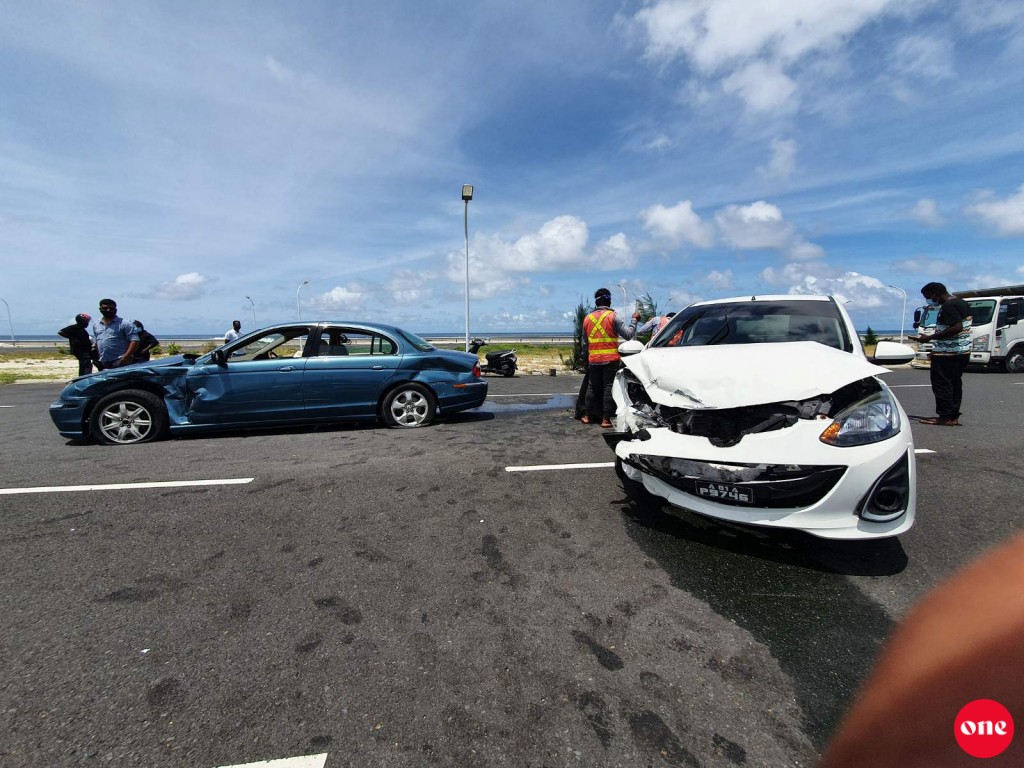 Fuluhunge Car akaai saikalei jehi accident eh hingaifi