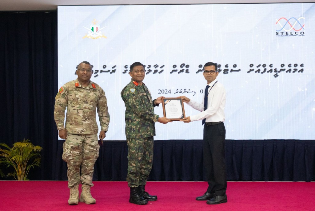 Deep tracker akaai Alifaan nihvumugai beynun kuraa drone eh STELCO in MNDF ah hadhiyaa koffi