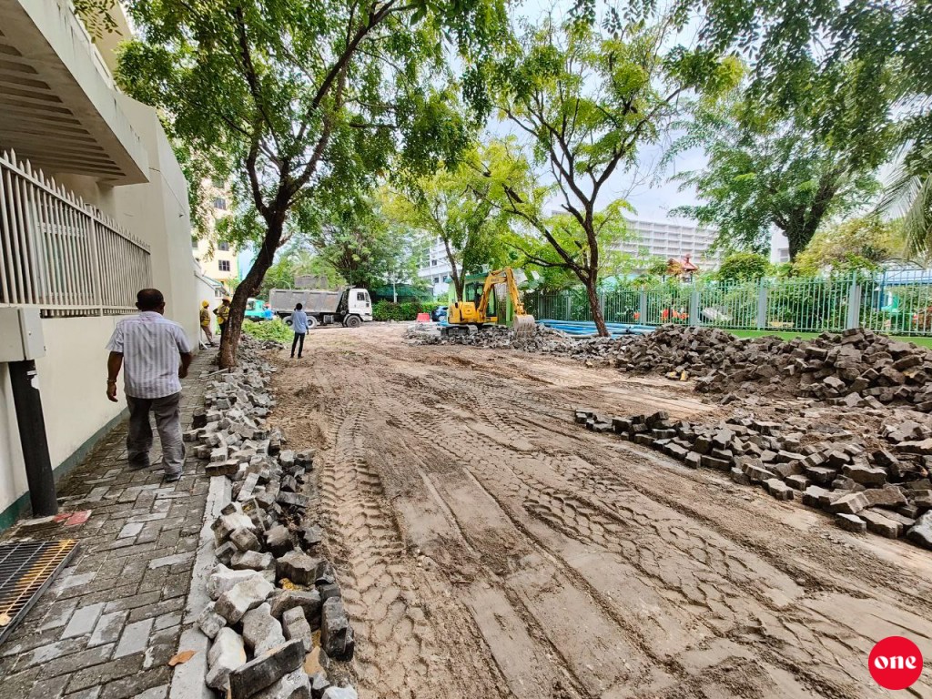 Ameenee magu hanikoh hadhaathee Muizzu anekkaa ves kanbonduvun faalhu kuravvaifi