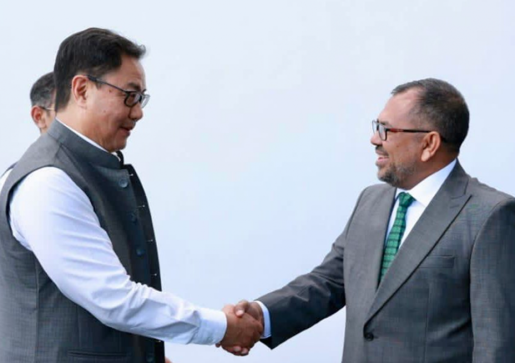 Huvaa kurahvaa rasmiyyaathah beyruge issverin Raajje ah, Modi ge faraaiypulhun India inn vazeereh