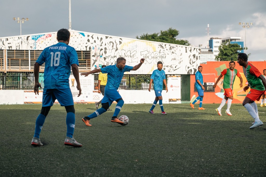 Veterans league: Hurriyyaa aa evvarukoh, Police in quarter yageen koffi