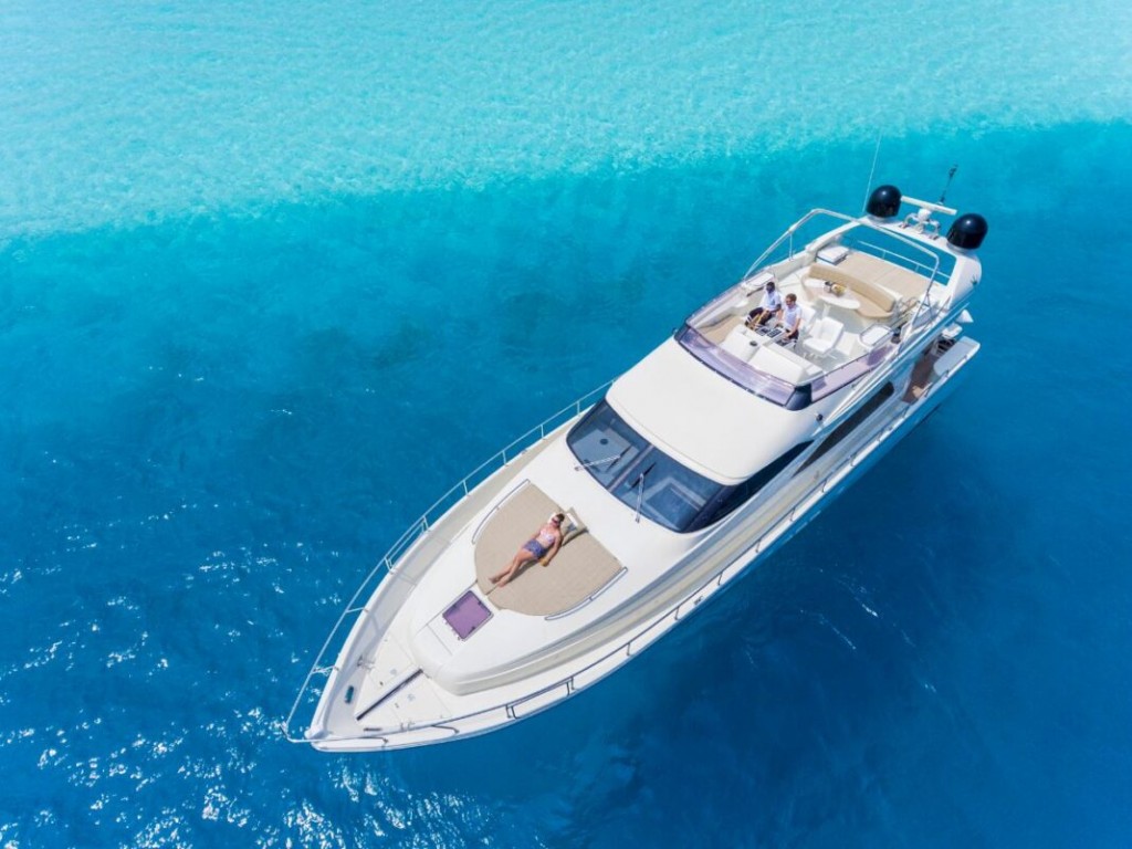 BREAKING: Male' kaireegai oiy yacht akun 14 meehaku Covid ah positive vejje