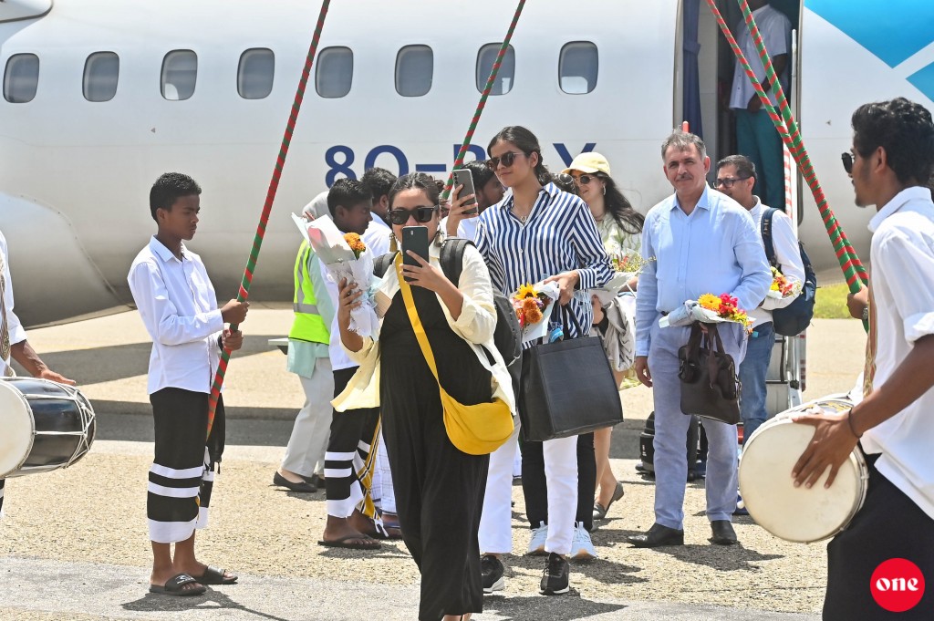 ONE PHOTO: MANTA Air inn bainalaguvaamee dhathuruthah feshun
