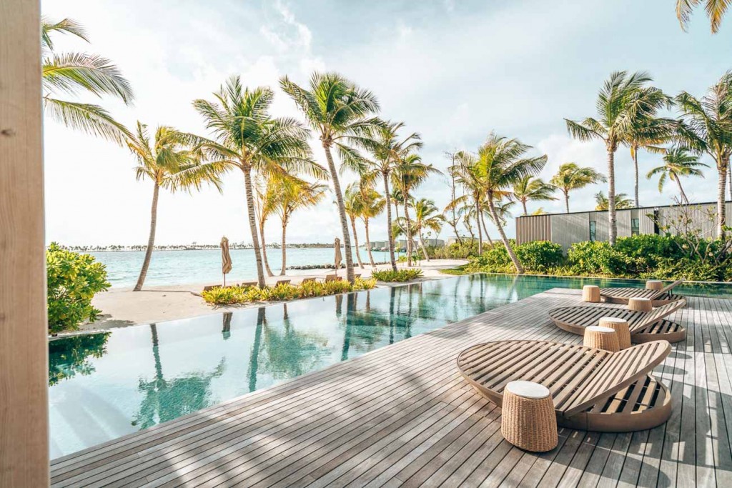 Ritz Carlton in mi mahu service charge ge gothugai 69,000 rufiyaa
