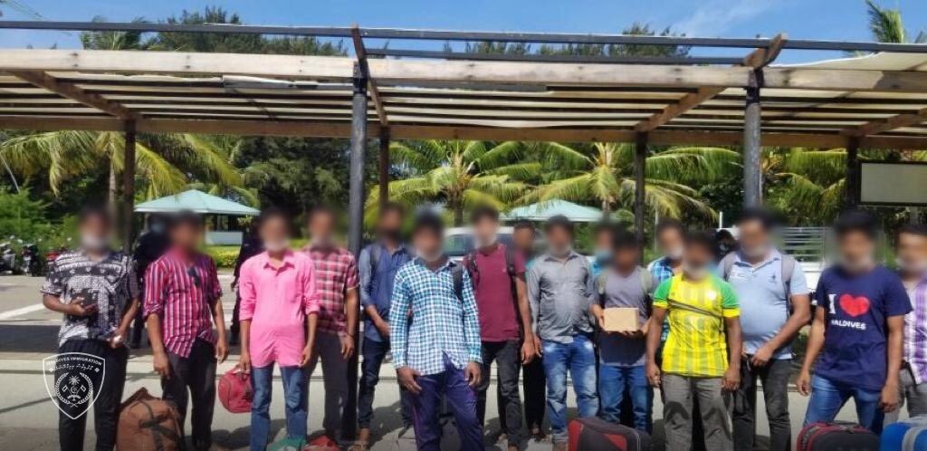 3 rasheh gai gavaidhaa hilaafah ulhunu 22 bidheysee aku immigration ge belumuge dhashah gengosfi