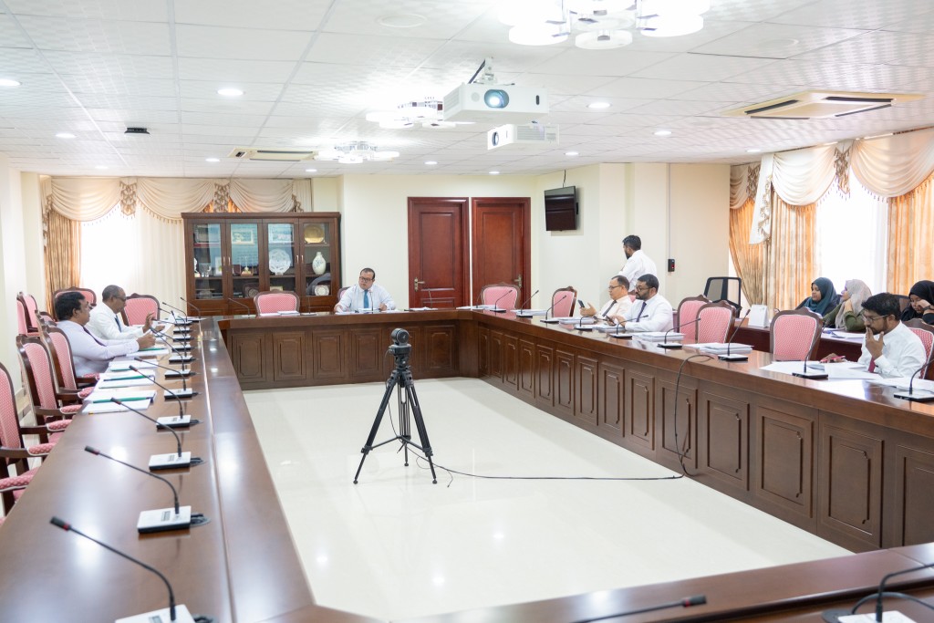 Police ah vadhdhaa meehun background check kurun ihuthiyaaree kurana hushahelhi islaahu badhalu koffi